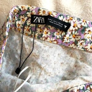 Zara floral skirt 🌸💐 Size small - never worn!!!